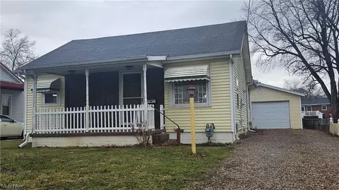 711 Alfred St, Zanesville, OH 43701