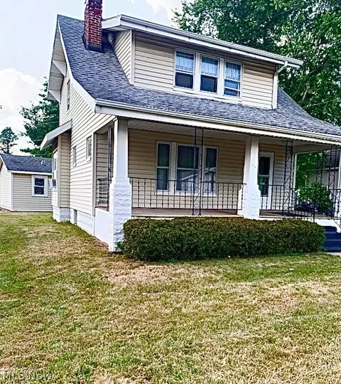 314 Beaver Ave NE, New Philadelphia, OH 44663