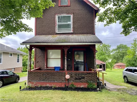 922 Dean, Youngstown, OH 44505