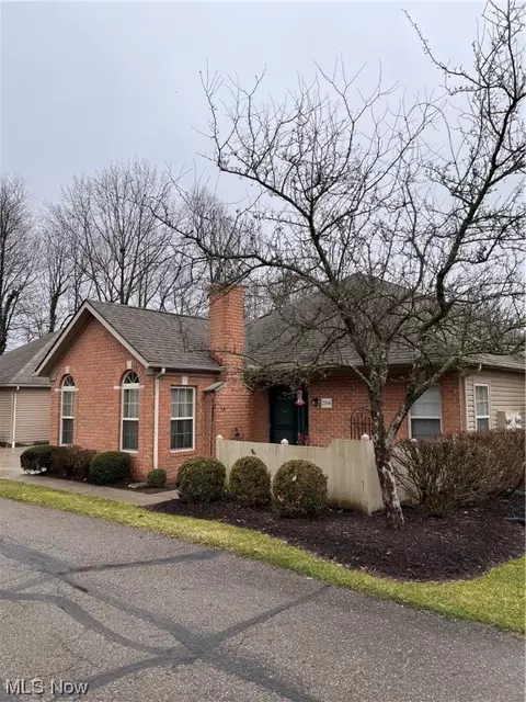 7766 Brittanny NE, North Canton, OH 44720