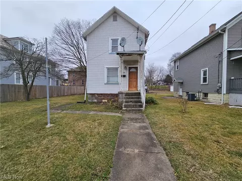 298 W Main St, East Palestine, OH 44413