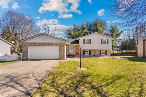 8822 Prancer Ave NW, North Canton, OH 44720