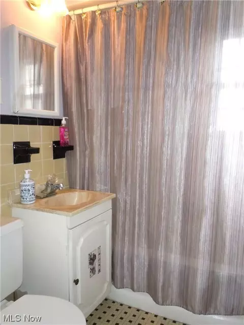 265 E 235th St, Euclid, OH 44123 photo 6