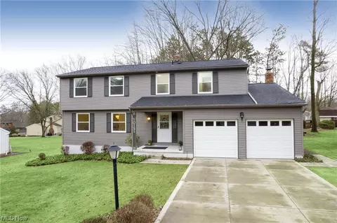 10151 Hickory Ridge Dr, Brecksville, OH 44141