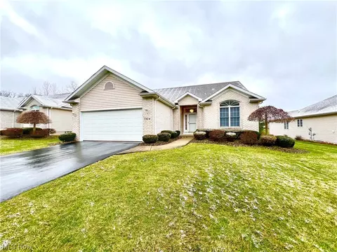 7904 Walnut St, Youngstown, OH 44512