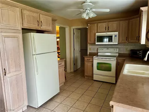 183 Mathews Rd #A, Boardman, OH 44512 photo 9