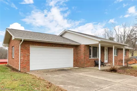 1960 Adamsville Rd, Zanesville, OH 43701