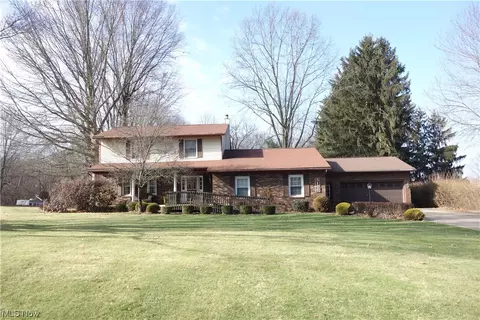 5166 Donner Dr, New Franklin, OH 44216