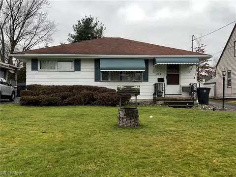 206 Meadowbrook Ave SE, Warren, OH 44483