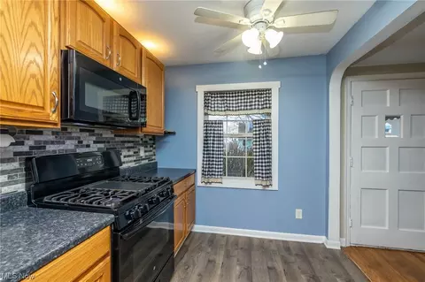 15500 Benhoff Dr, Maple Heights, OH 44137 photo 7