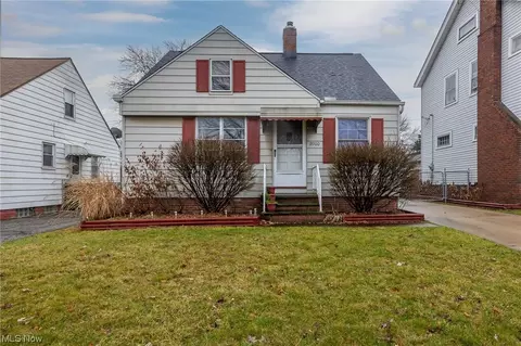 15500 Benhoff Dr, Maple Heights, OH 44137