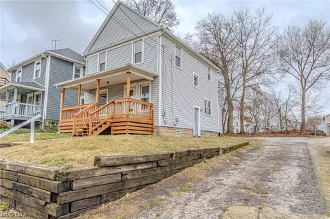 471 Rentschler St, Akron, OH 44304
