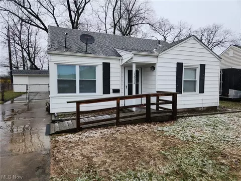 15922 Eleanore Dr, Cleveland, OH 44135