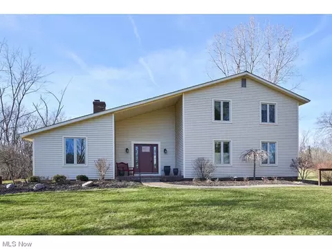 2480 Farmstead, Richfield, OH 44286