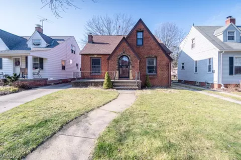 4664 Morningside Dr, Cleveland, OH 44109