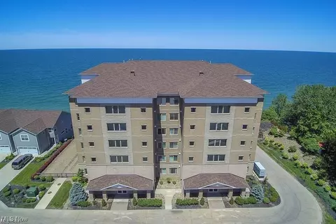 9313 Larimar Dr #9313, Willowick, OH 44095