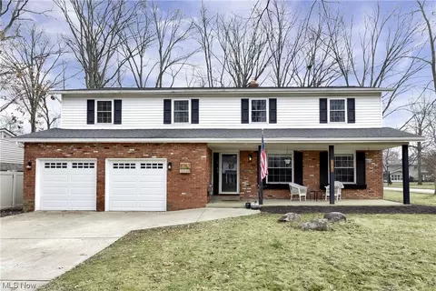 6787 Warrington Dr, North Olmsted, OH 44070