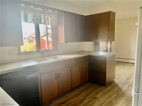 2305 Lakeside Ave NW, Canton, OH 44708 photo 4