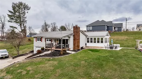 2160 Oak Grove Ext, Saint Marys, WV 26170