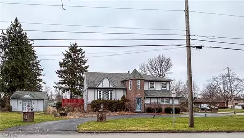 591 Edward Ln, Campbell, OH 44405