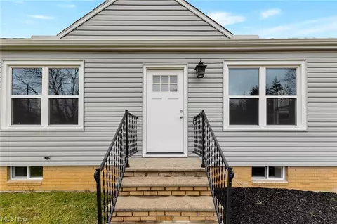 10176 Ridge Rd, North Royalton, OH 44133