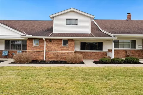 25505 Country Club Blvd #8, North Olmsted, OH 44070