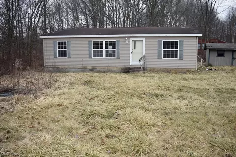 4942 Parkview, West Farmington, OH 44491