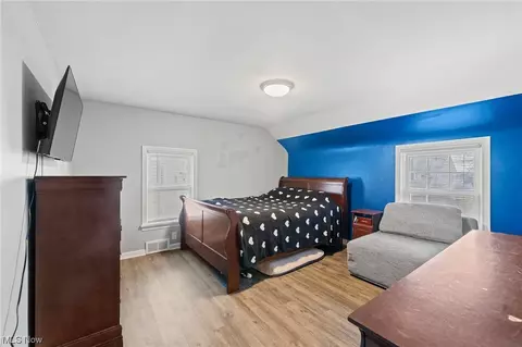 Bedroom - 224 Creed St, Struthers, OH 44471 photo 2 of 6