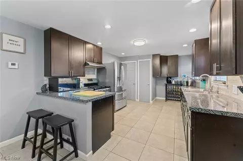 Kitchen - 224 Creed St, Struthers, OH 44471 photo 1 of 6