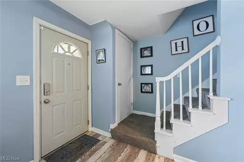 Entry Way - 224 Creed St, Struthers, OH 44471 photo 1 of 1