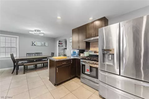 Kitchen - 224 Creed St, Struthers, OH 44471 photo 6 of 6