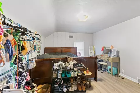 Bedroom - 224 Creed St, Struthers, OH 44471 photo 4 of 6