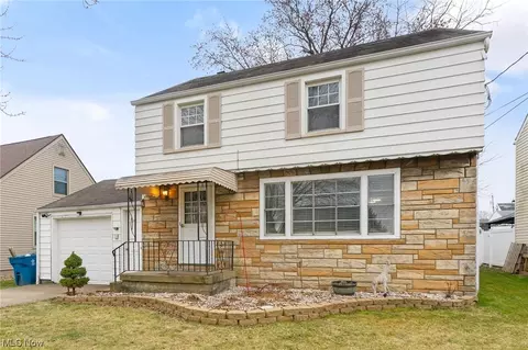 Exterior - 224 Creed St, Struthers, OH 44471 photo 4 of 6