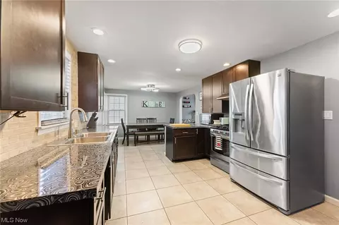 Kitchen - 224 Creed St, Struthers, OH 44471 photo 2 of 6