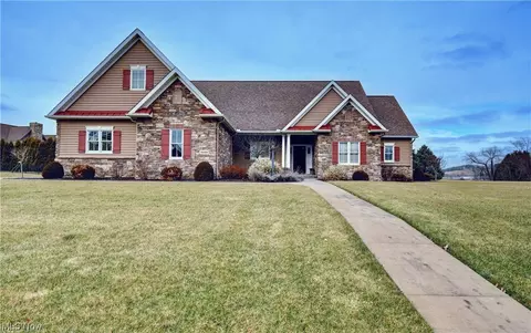 4448 Hillview NW, Strasburg, OH 44680