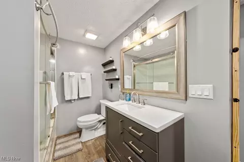 Bath - 4454 Lake Rd E, Geneva, OH 44041 photo 3 of 3