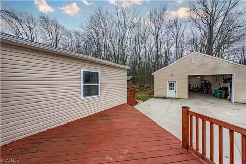Exterior - 4454 Lake Rd E, Geneva, OH 44041 photo 17 of 20