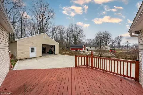 Exterior - 4454 Lake Rd E, Geneva, OH 44041 photo 18 of 20
