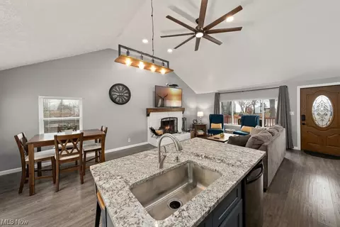 Living - 4454 Lake Rd E, Geneva, OH 44041 photo 8 of 8