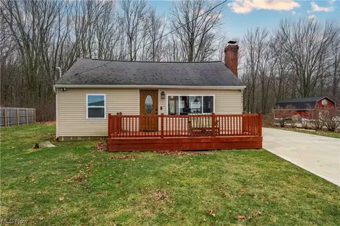 4454 Lake Rd E, Geneva, OH 44041