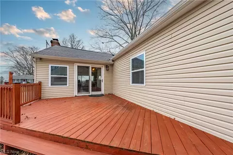 Exterior - 4454 Lake Rd E, Geneva, OH 44041 photo 16 of 20