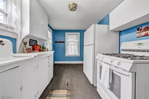 258 E Main, Conneaut, OH 44030 photo 17