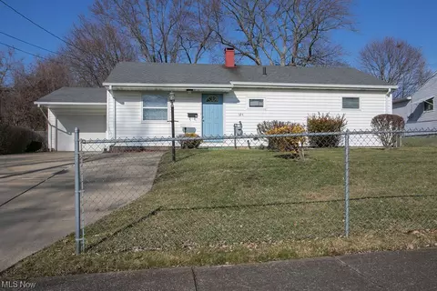 324 Jackson, Campbell, OH 44405
