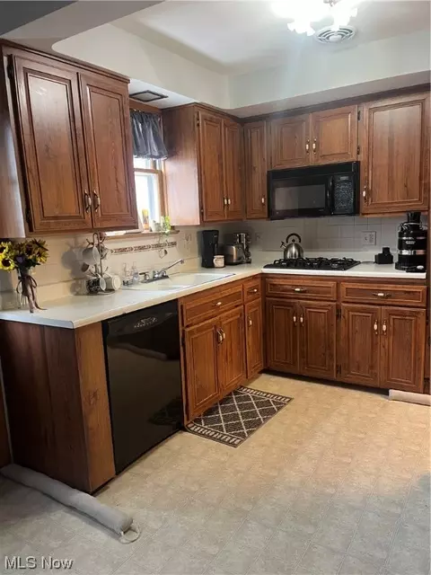 293 E 280, Euclid, OH 44132 photo 8