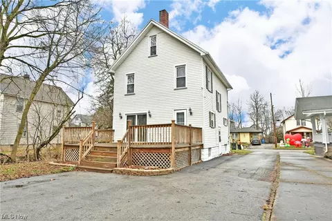 280 Maplewood Ave, Struthers, OH 44471 photo 4