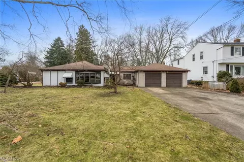 23942 Hedgewood, Westlake, OH 44145