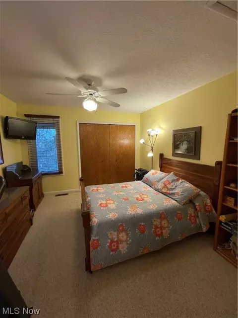 Bedroom - 1452 Loop Rd, Kent, OH 44240 photo 4 of 5