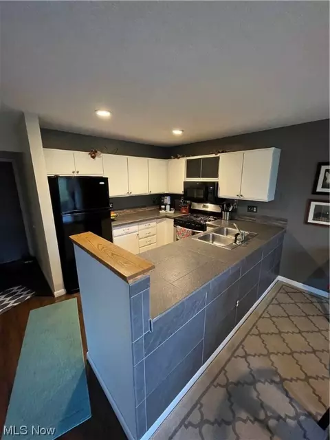 Kitchen - 1452 Loop Rd, Kent, OH 44240 photo 1 of 3