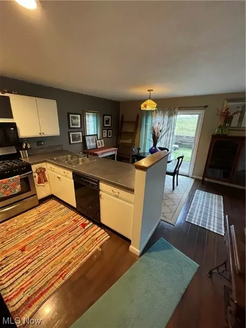 Kitchen - 1452 Loop Rd, Kent, OH 44240 photo 2 of 3