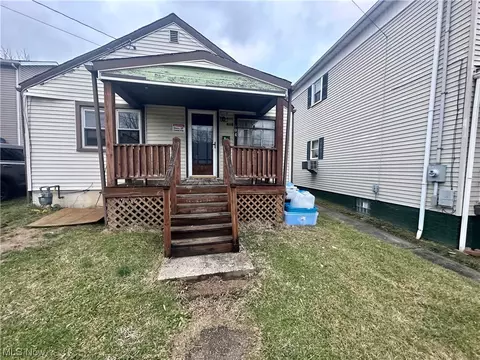 604 12th St, Moundsville, WV 26041